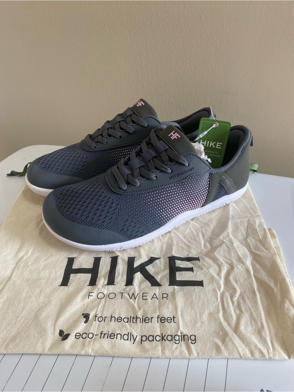 HIKE Footwear NWT Grey/Pink Unisex Stride Lightweight Sneakers